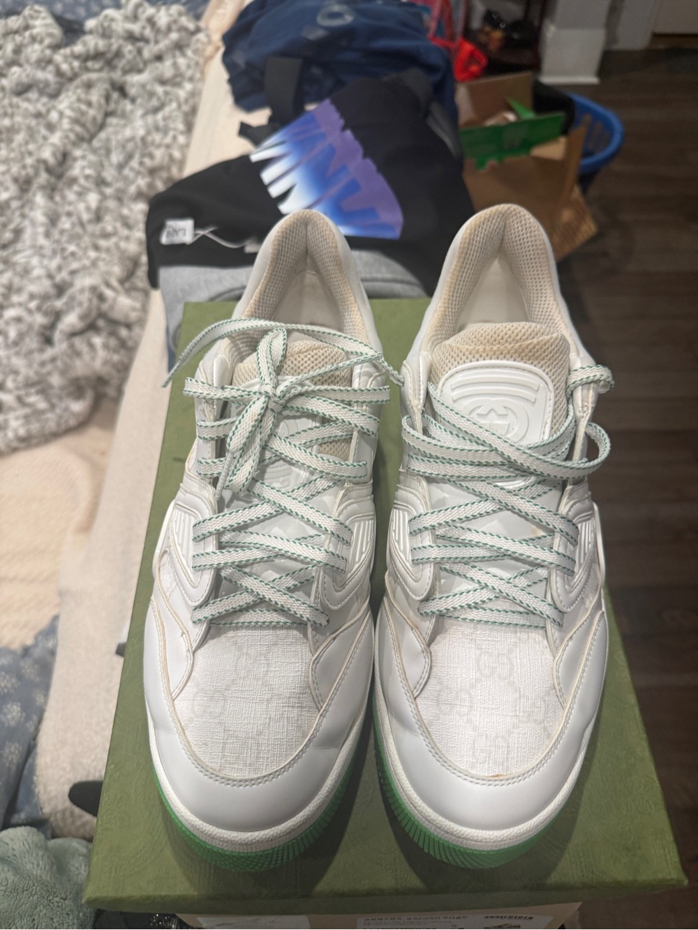 Gucci White Low-Top Sneakers with Mint Accents - Picture 9 of 10